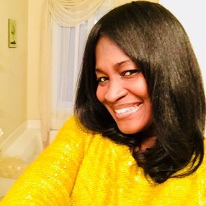 Meet your Posher, Yolanda